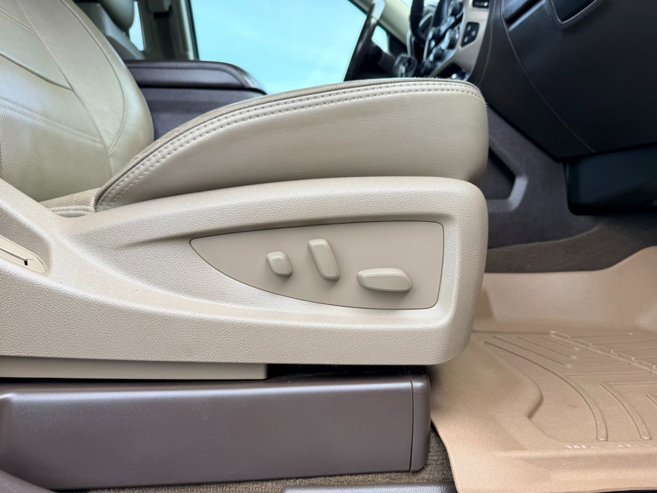 Used 2014 GMC Sierra 1500 Denali w/ Driver Alert Package image 26