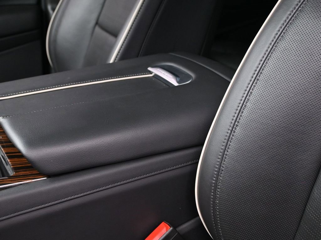 Used 2023 Cadillac Escalade Premium Luxury image 20