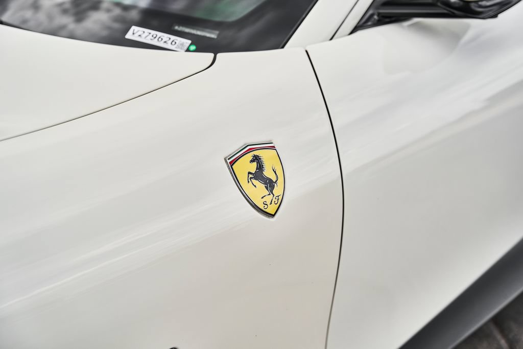 Used 2022 Ferrari Roma RWD image 8