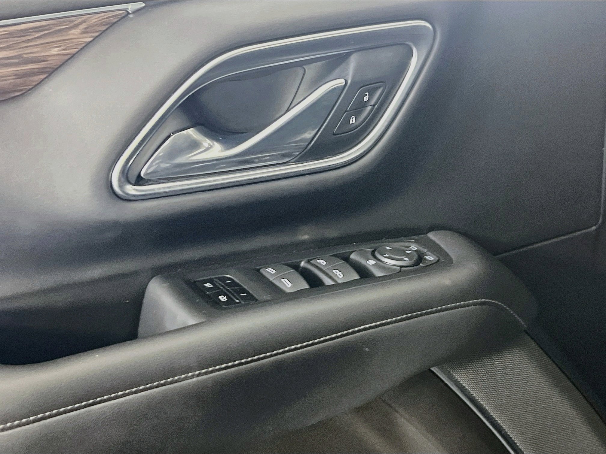 Used 2021 Chevrolet Tahoe Z71 AWD/4WD image 17