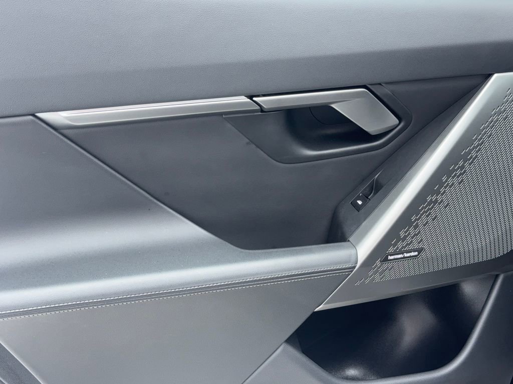 Used 2024 BMW i5 eDrive40i image 45