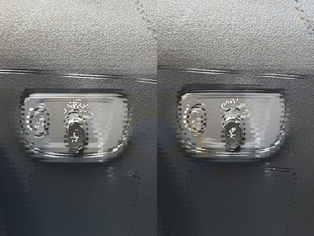 Used 2024 Buick Encore GX Avenir w/ Avenir Technology Package image 30