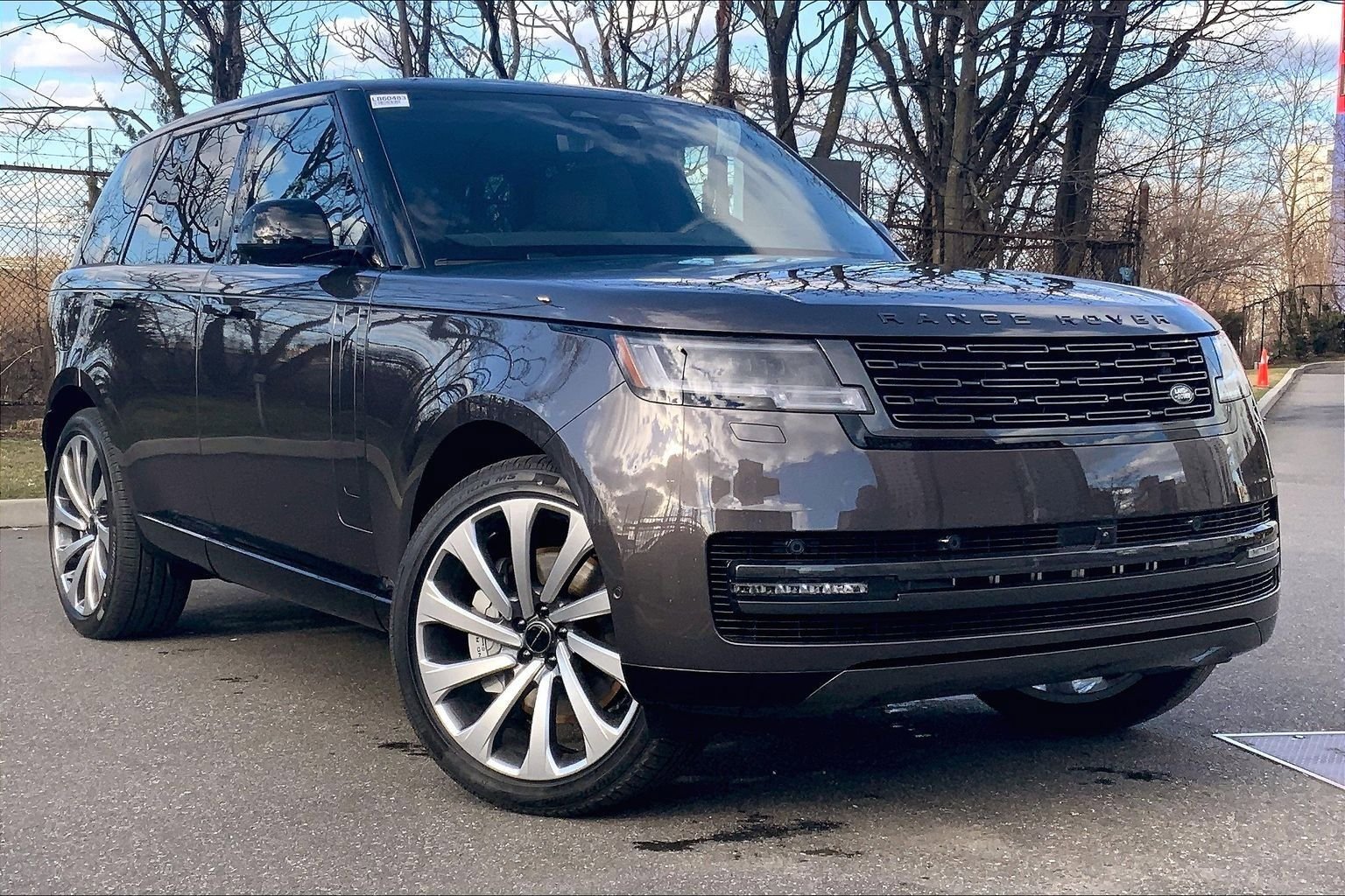 New 2026 Land Rover Range Rover SE image 2