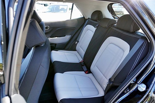 Certified 2026 Hyundai Venue SEL image 17
