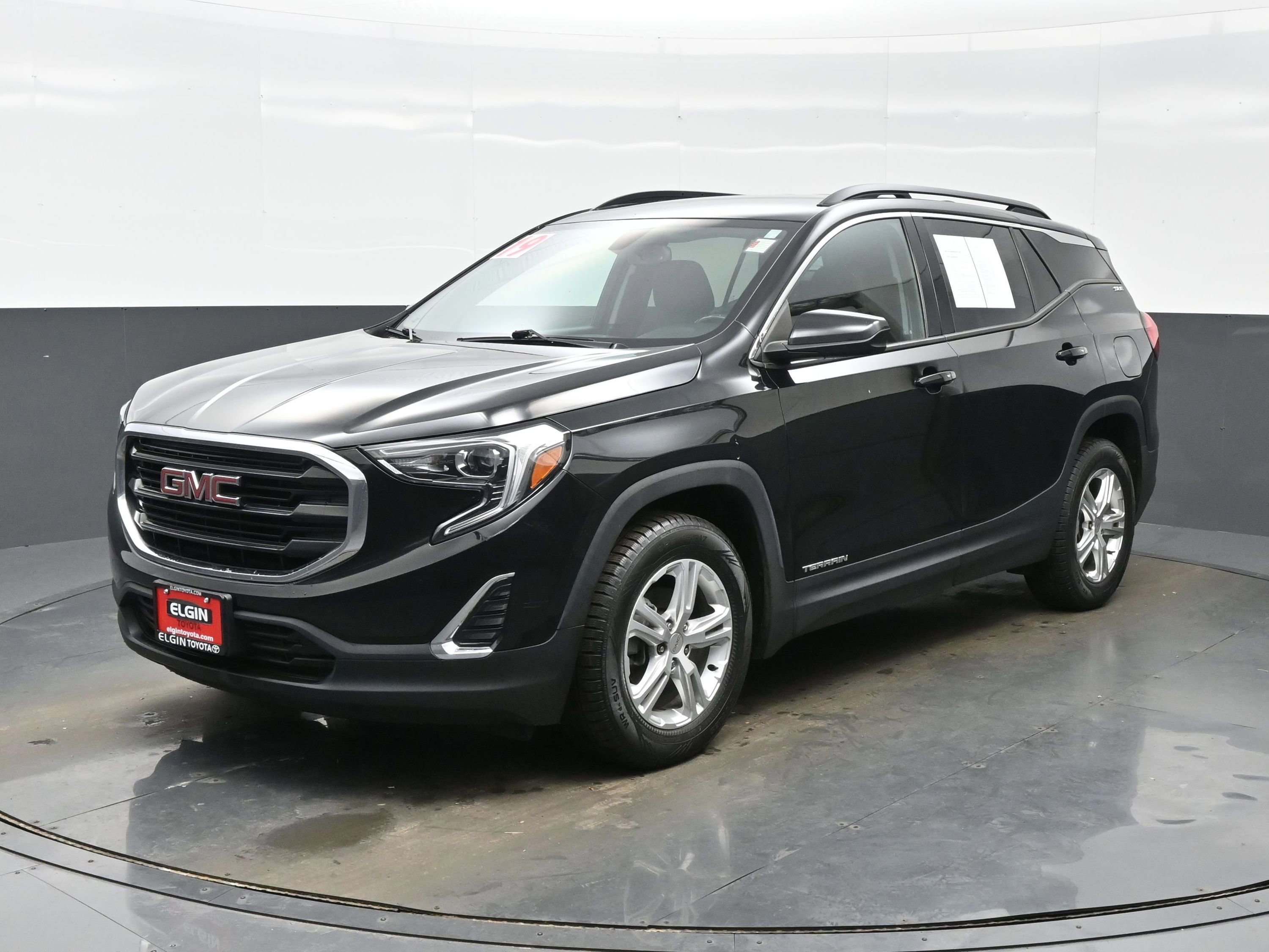 Used 2019 GMC Terrain SLE w/ Driver Convenience Package image 2
