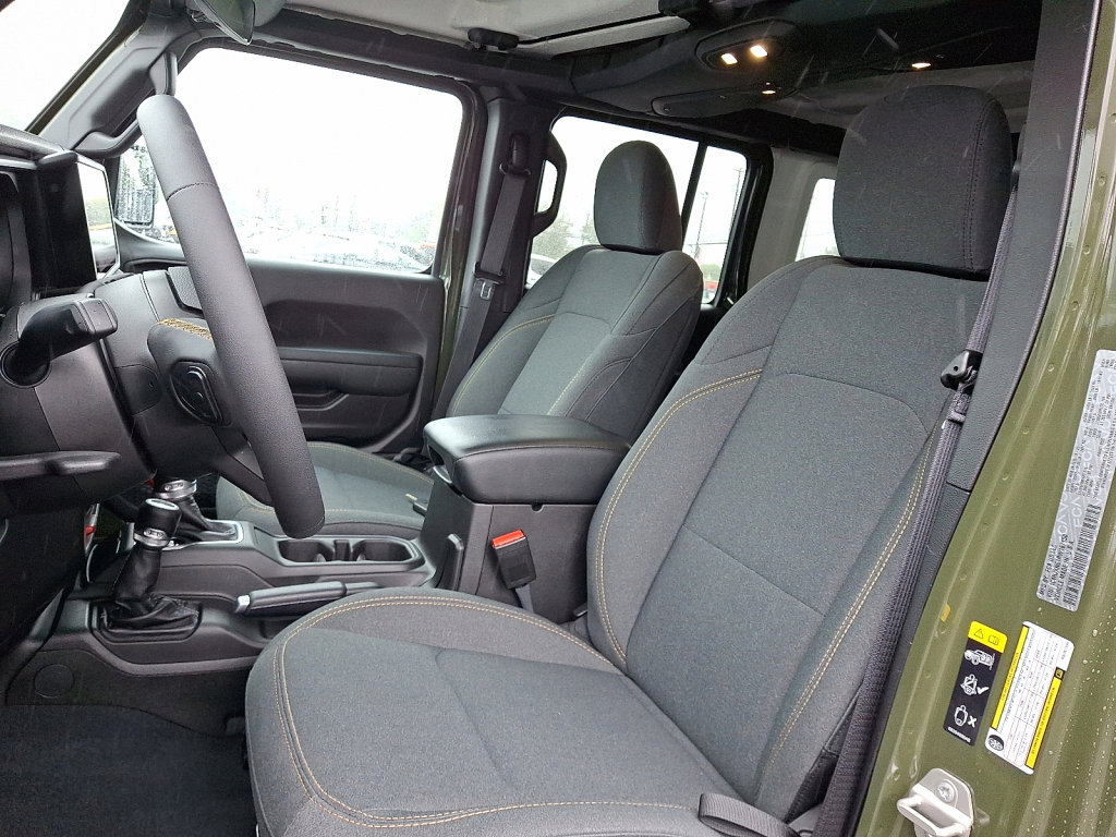 Used 2024 Jeep Wrangler Unlimited AWD/4WD image 24