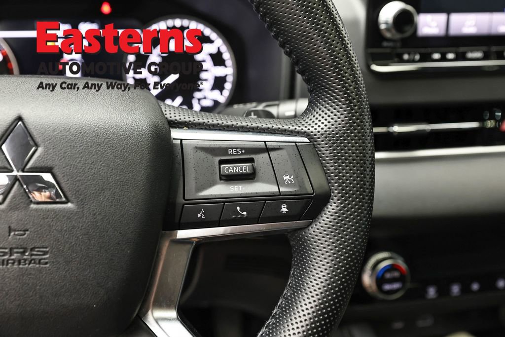 Used 2022 Mitsubishi Outlander SE FWD image 16