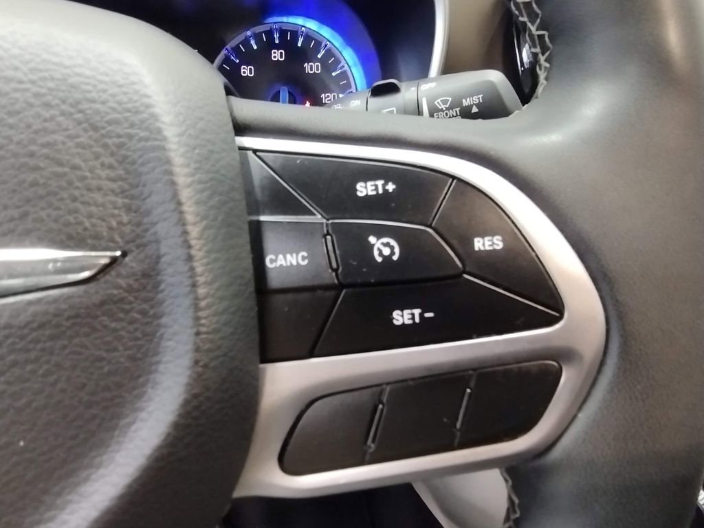 Used 2023 Chrysler Voyager LX image 25