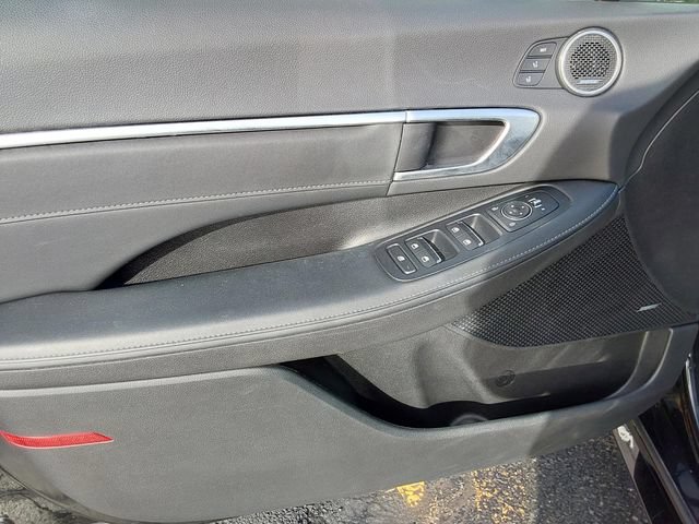 Used 2021 Hyundai Sonata Limited w/ Winter Weather Package FWD image 14