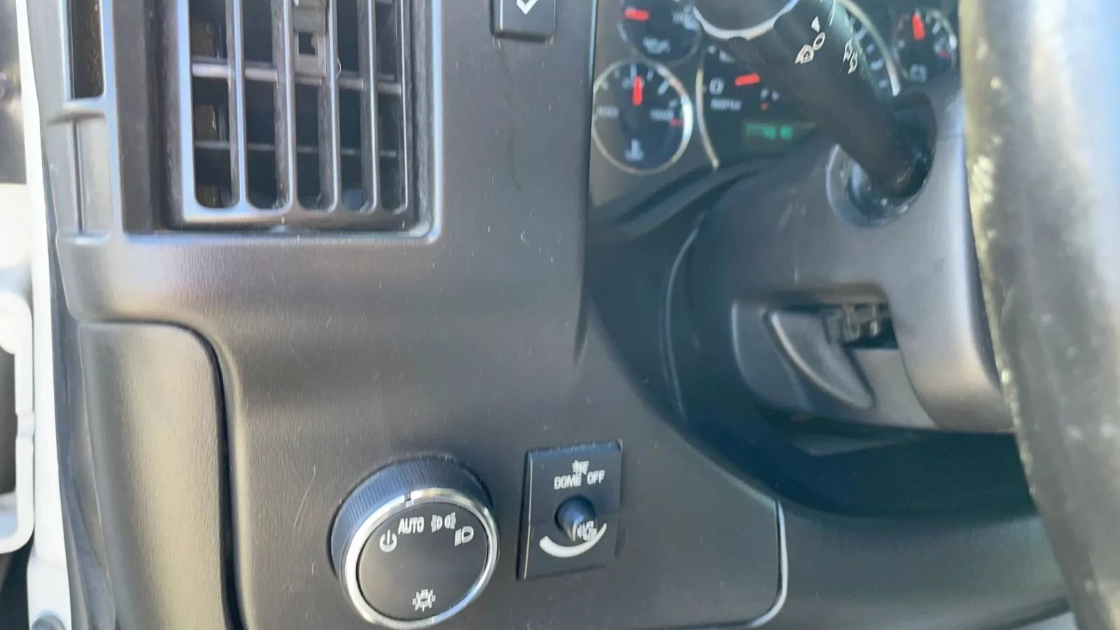 Used 2021 Chevrolet Express 2500 w/ Driver Convenience Package RWD image 19