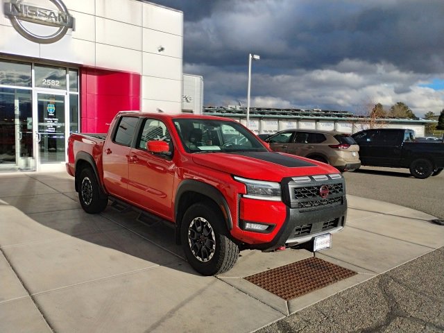 Used 2025 Nissan Frontier PRO-4X w/ Pro Premium Package image 3