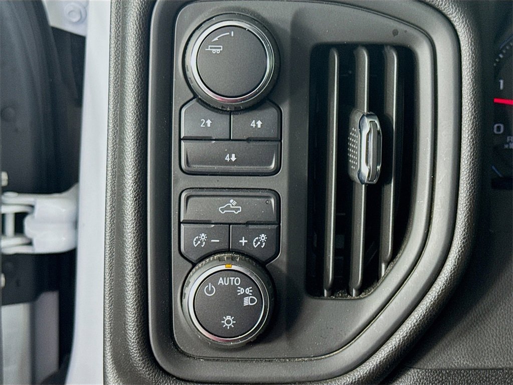Used 2025 Chevrolet Silverado 2500 W/T w/ WT Convenience Package image 10