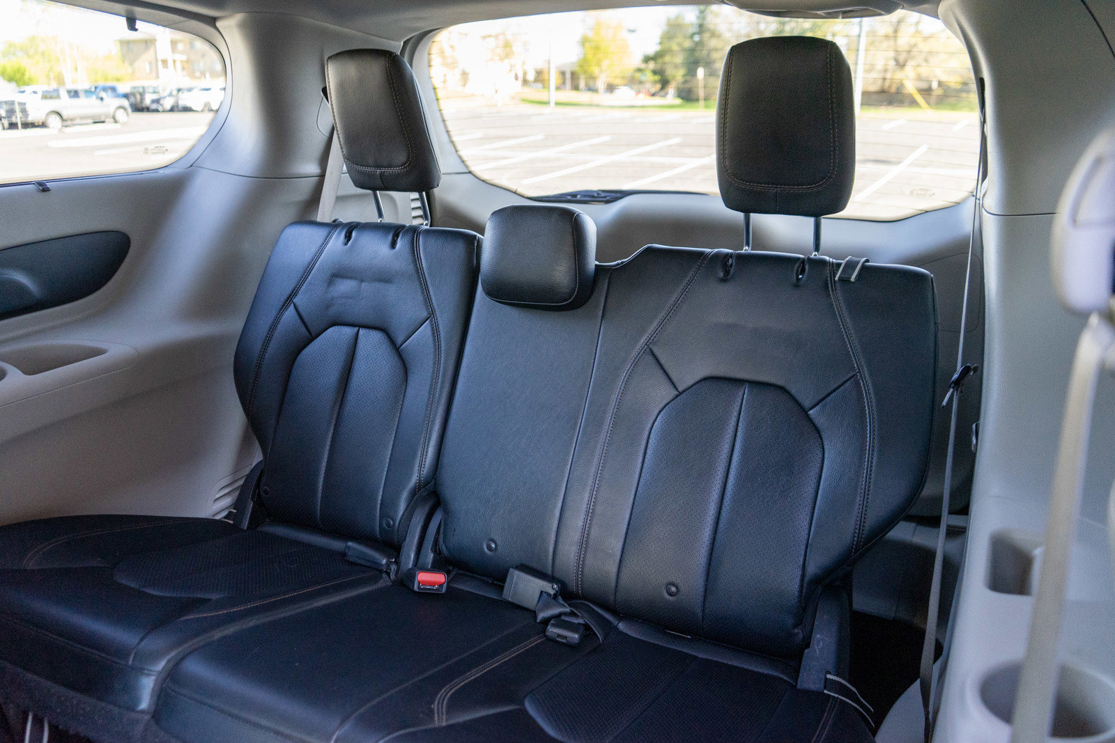 Used 2018 Chrysler Pacifica Touring-L FWD image 31