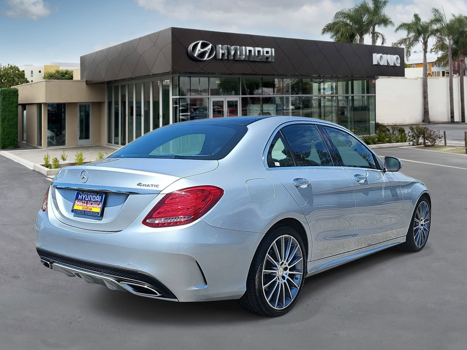 Used 2015 Mercedes-Benz C 400 4MATIC image 3