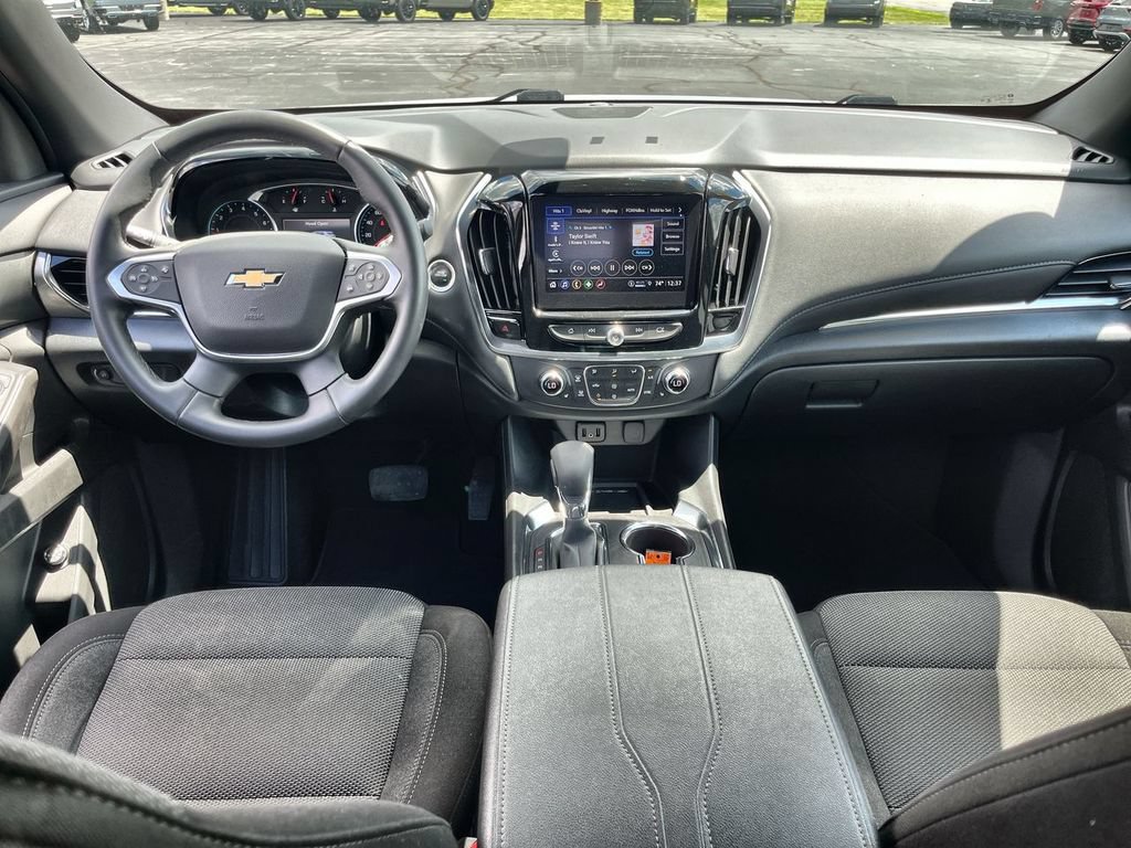 Used 2023 Chevrolet Traverse LT AWD/4WD image 19