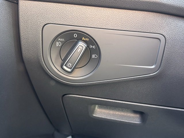 Used 2019 Volkswagen Tiguan SEL w/ 3rd Row Seat Package image 25