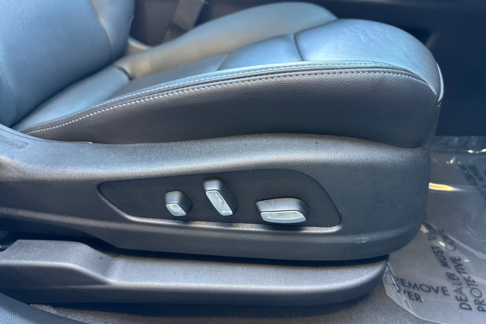 Certified 2025 Cadillac XT6 Premium Luxury image 21