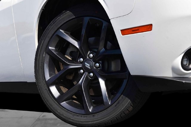 Used 2023 Dodge Challenger SXT w/ Plus Package RWD image 3