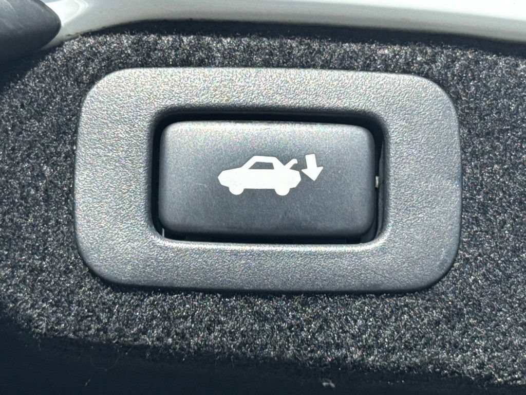 Used 2013 Lexus LS 460 w/ F-Sport Pkg RWD image 17