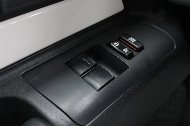 Used 2013 Toyota FJ Cruiser 4WD w/ Upgrade Pkg image 6
