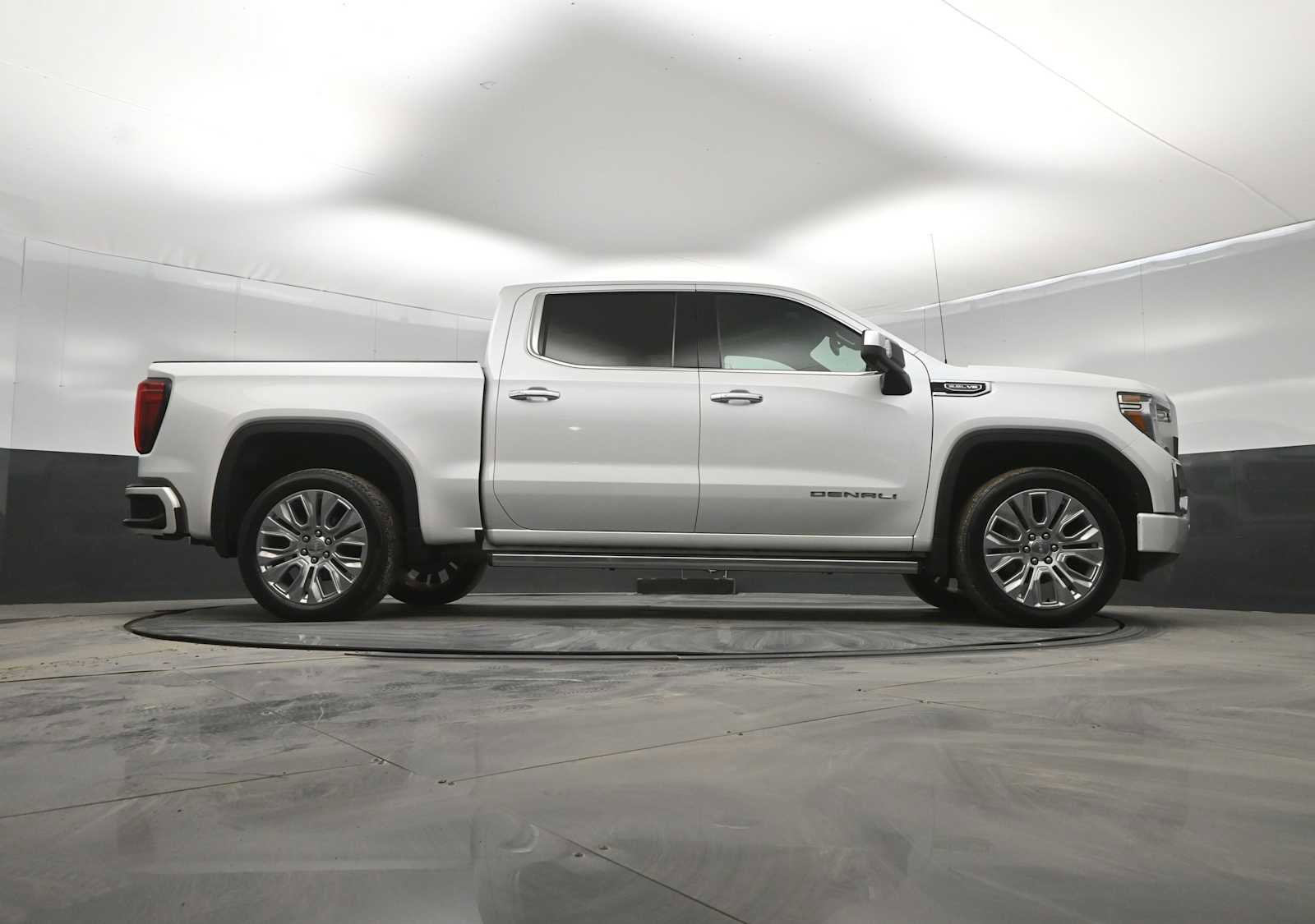 Used 2021 GMC Sierra 1500 Denali w/ Denali Premium Package AWD/4WD image 38