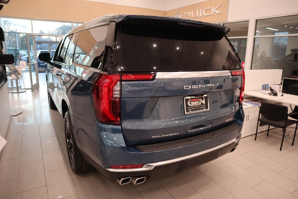 Used 2025 GMC Yukon XL Denali w/ Denali Reserve Package AWD/4WD image 5