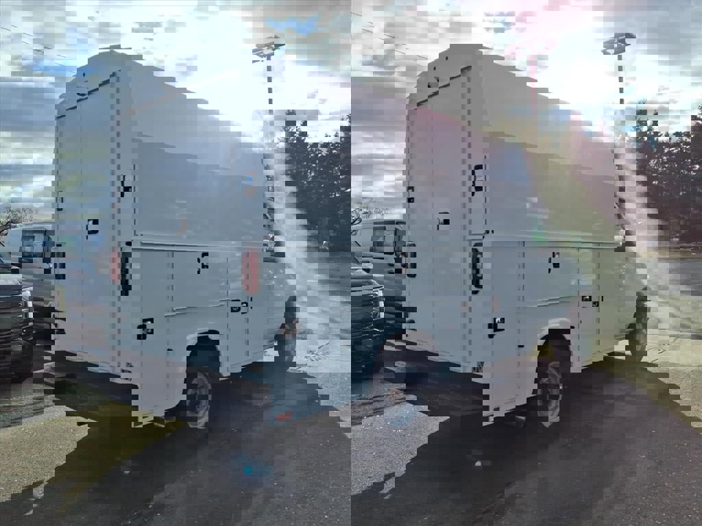 New 2026 Ford E-350 and Econoline 350 Super Duty w/ Power Equipment Group image 36