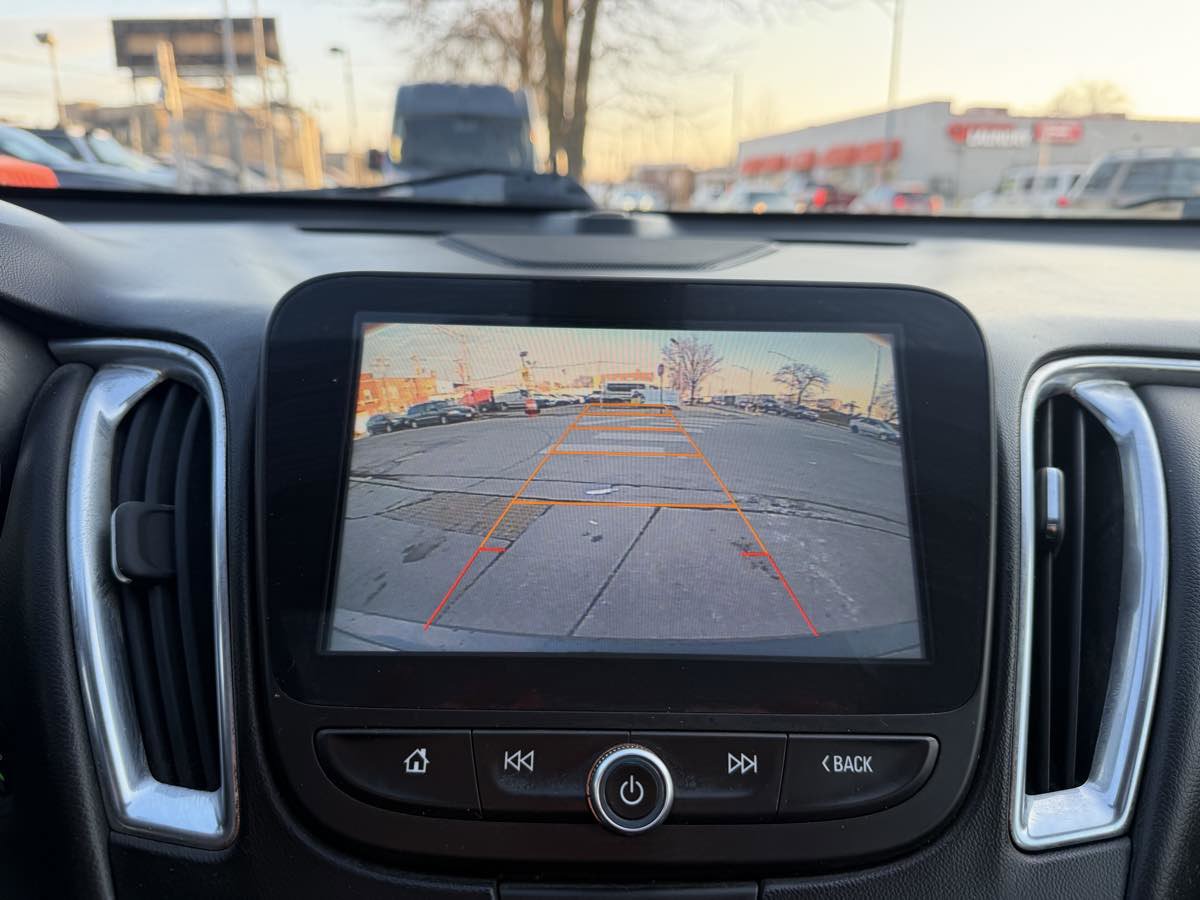 Used 2016 Chevrolet Malibu Premier image 31