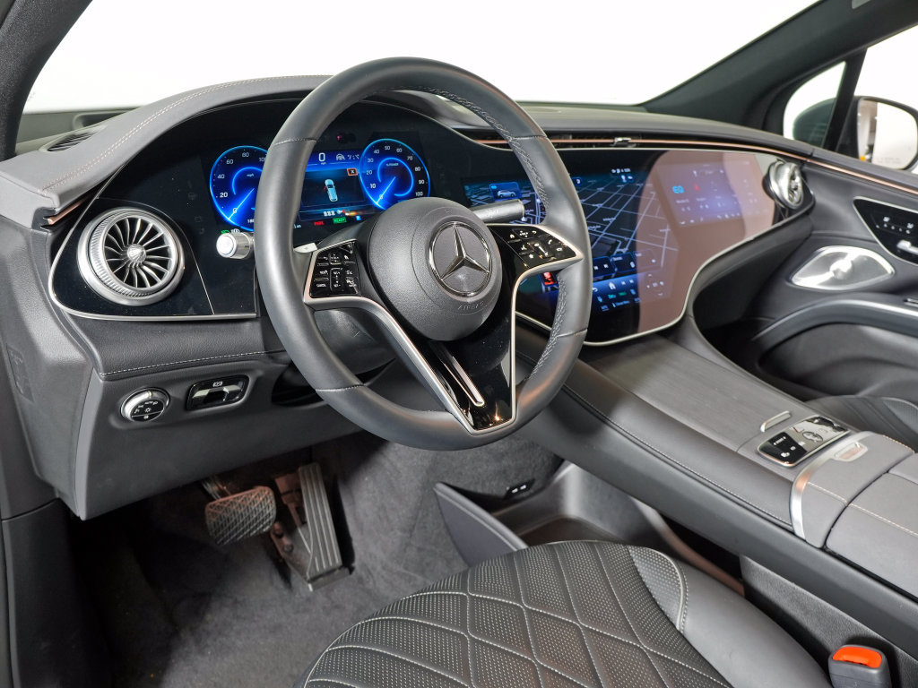 Certified 2025 Mercedes-Benz EQS 580 4MATIC SUV image 14
