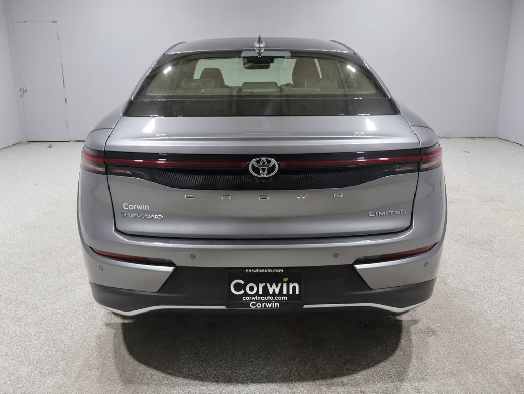 Used 2024 Toyota Crown AWD/4WD video 3
