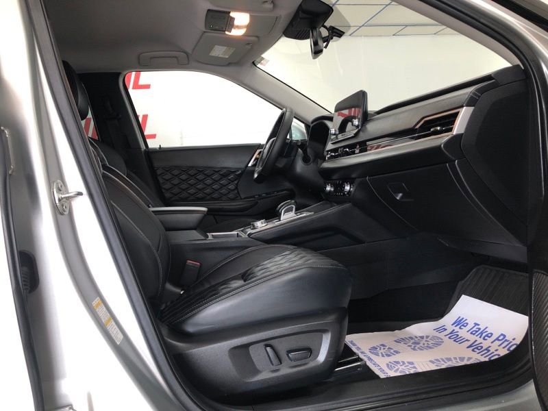 Used 2023 Mitsubishi Outlander SEL image 13