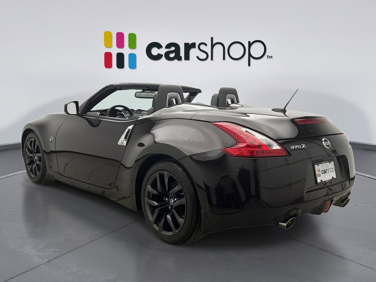 Used 2017 Nissan 370Z Touring image 3