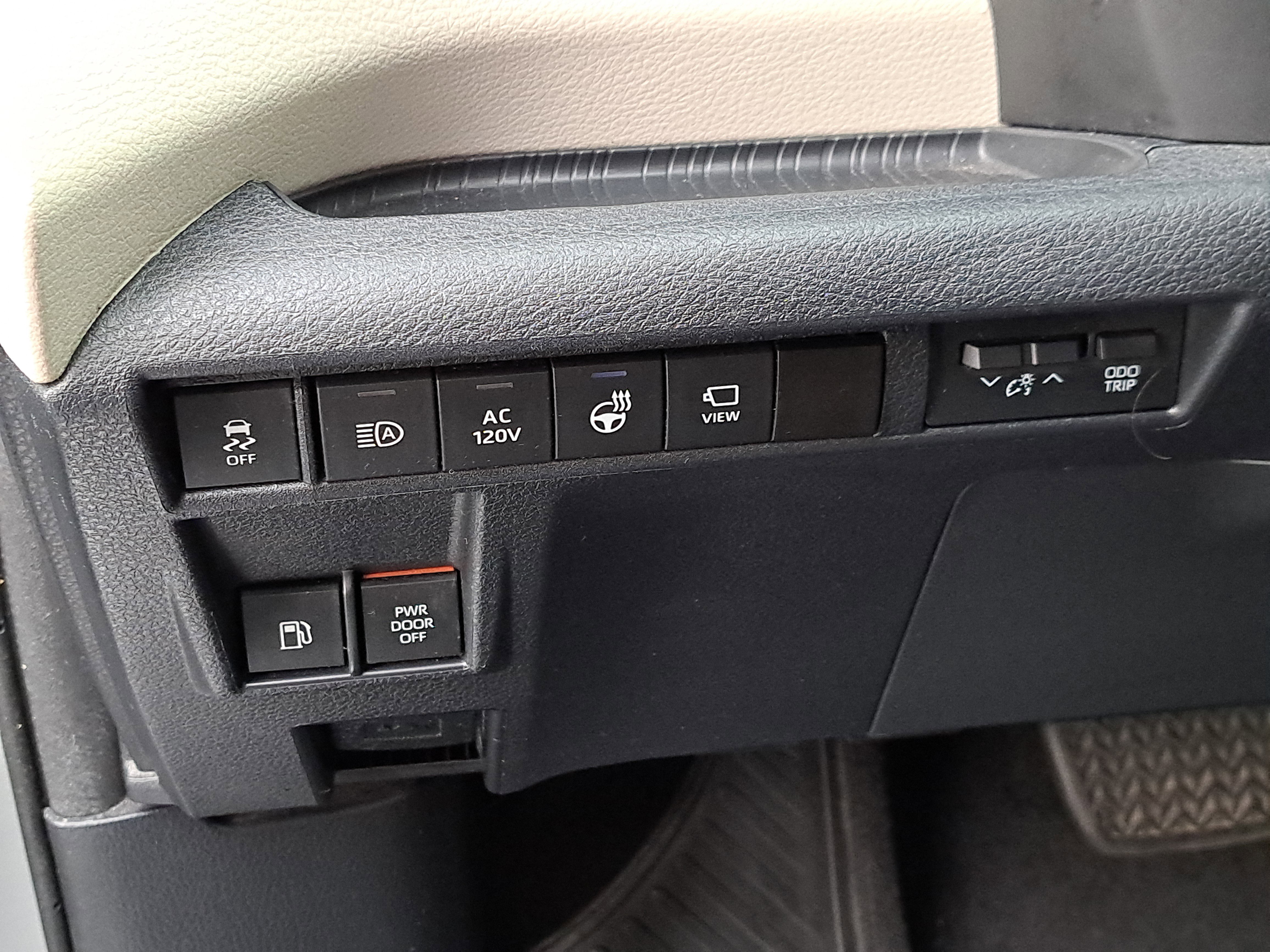 Certified 2021 Toyota Sienna Platinum image 24