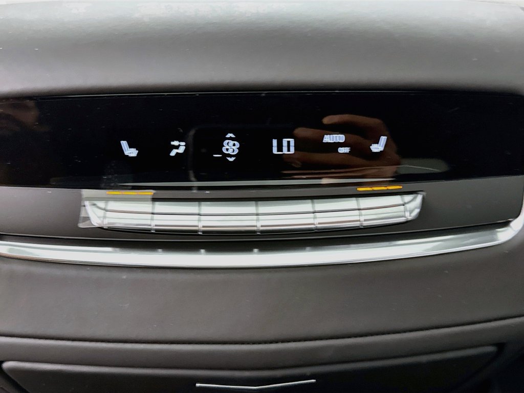 New 2026 Cadillac Escalade Platinum Luxury w/ LPO, Floor Liner Package AWD/4WD image 28