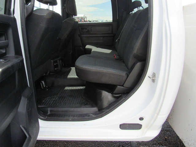 Used 2024 RAM 3500 Tradesman w/ Chrome Appearance Group AWD/4WD image 30