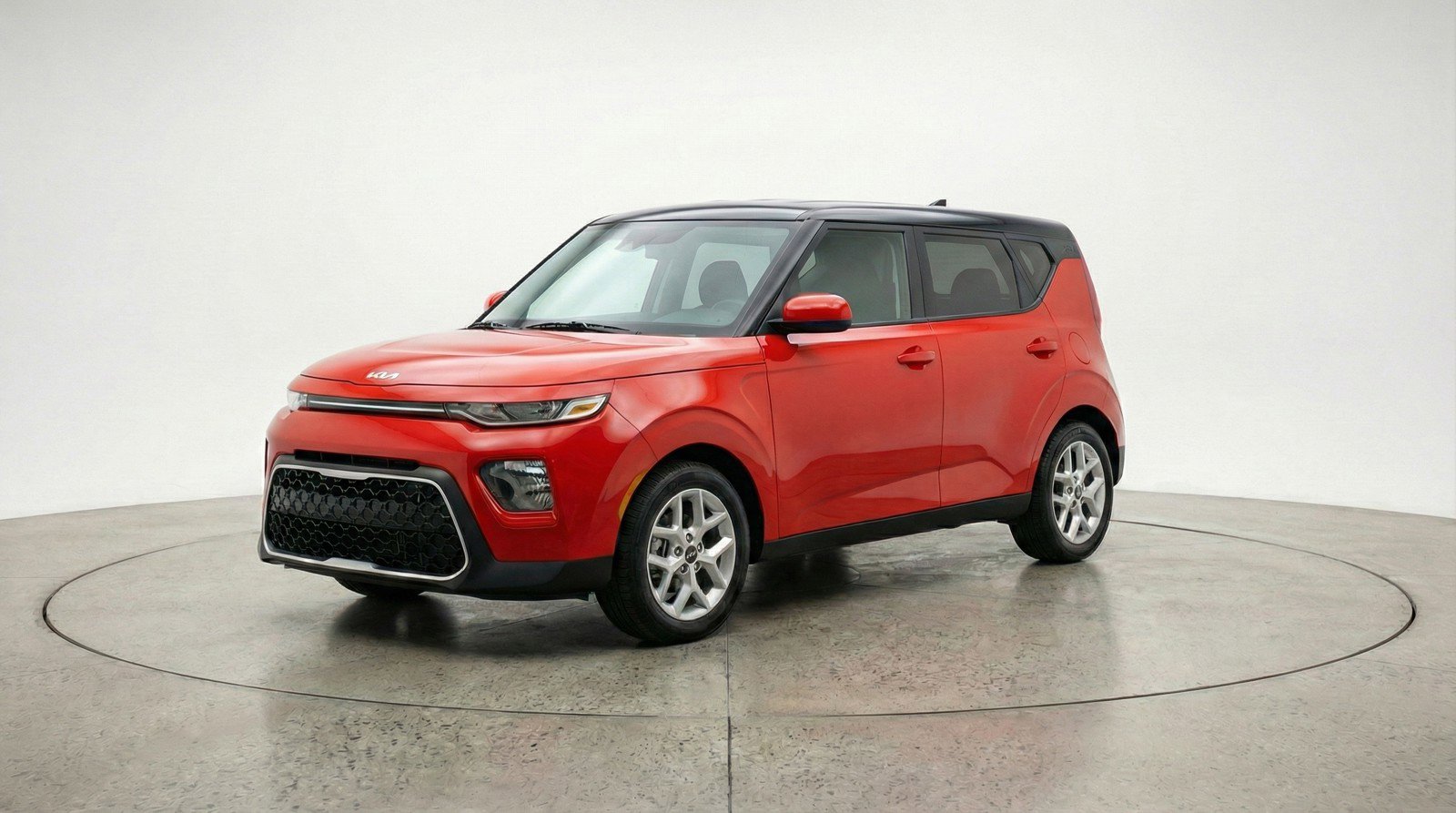 Used 2025 Kia Soul LX w/ LX Technology Package image 2