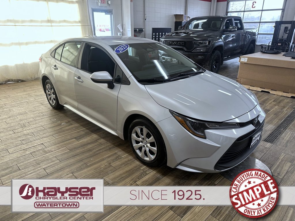 Used 2023 Toyota Corolla LE image 6