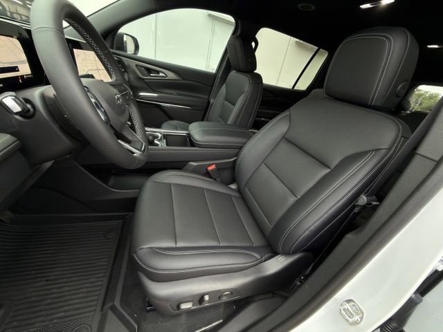 New 2026 Chevrolet Traverse LT w/ Driver Confidence Package FWD image 17