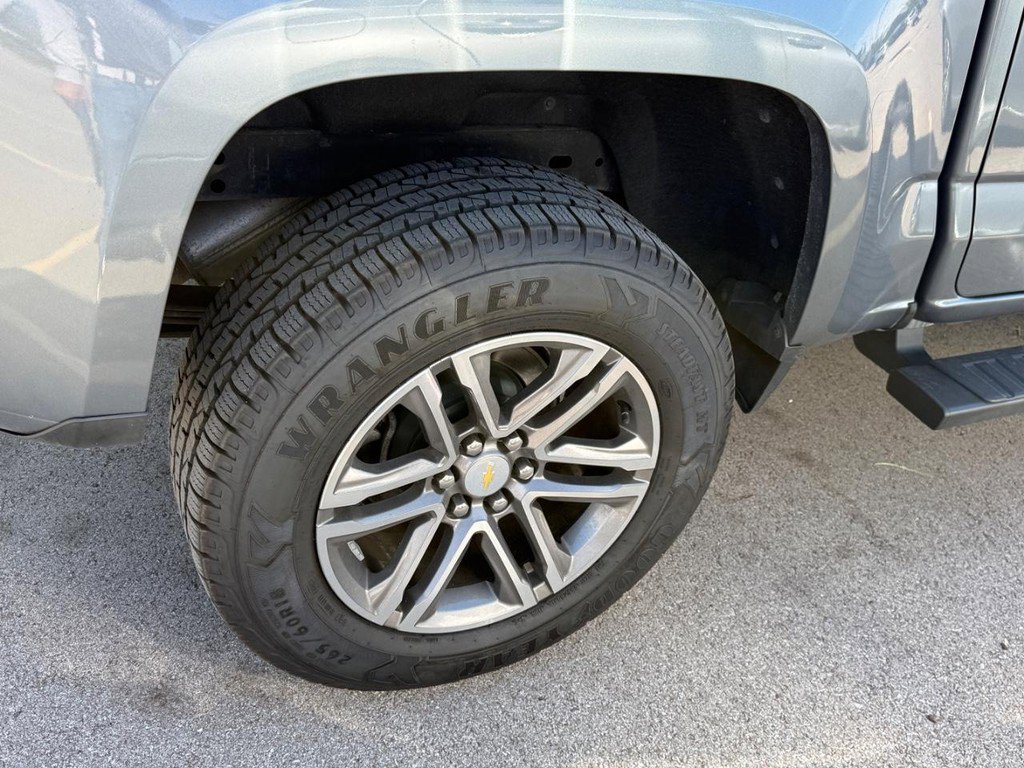 Used 2020 Chevrolet Colorado LT w/ LPO, Premium Interior Package image 11