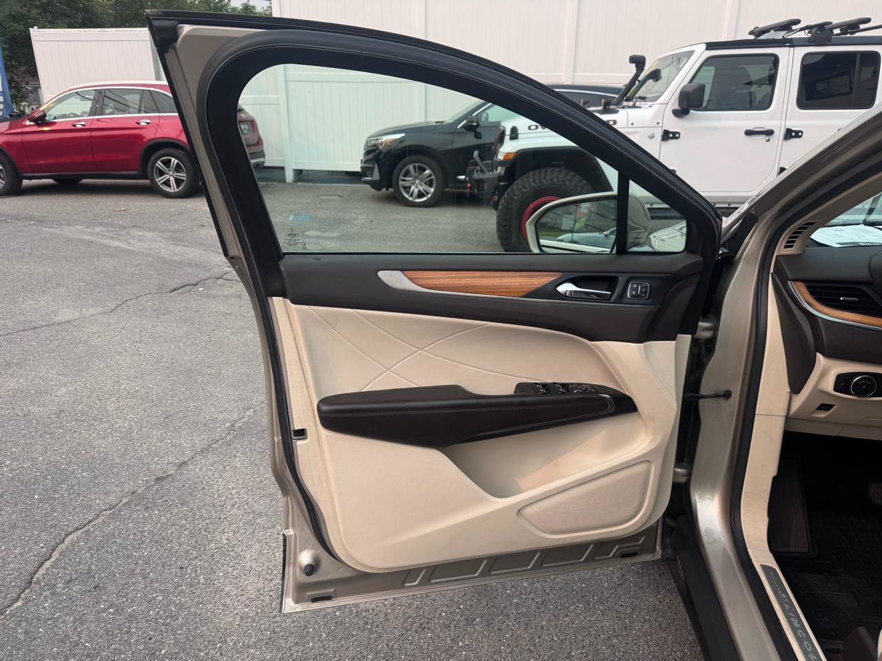 Used 2015 Lincoln MKC AWD w/ Equipment Group 102A Reserve image 12