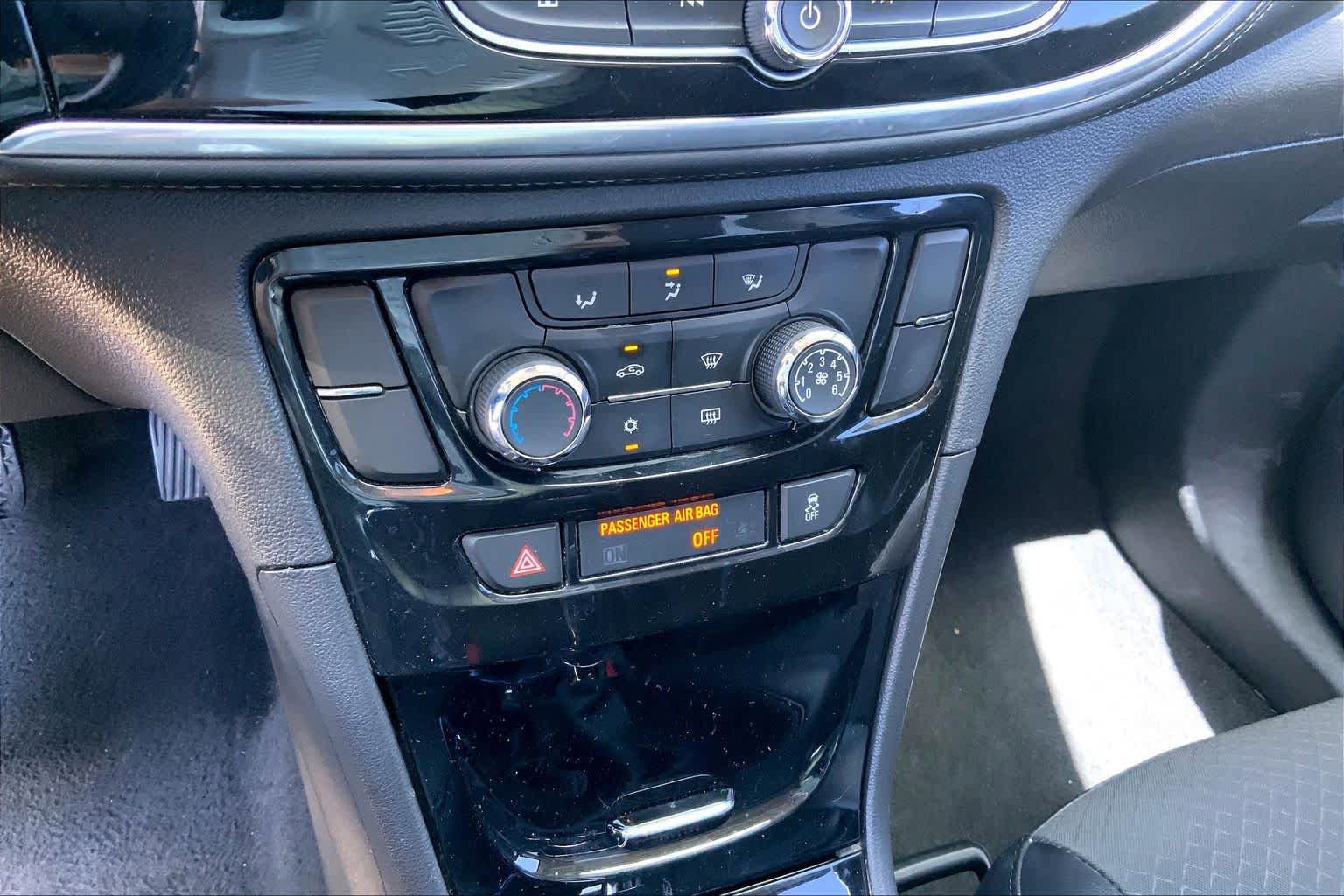 Used 2018 Buick Encore Preferred FWD image 31