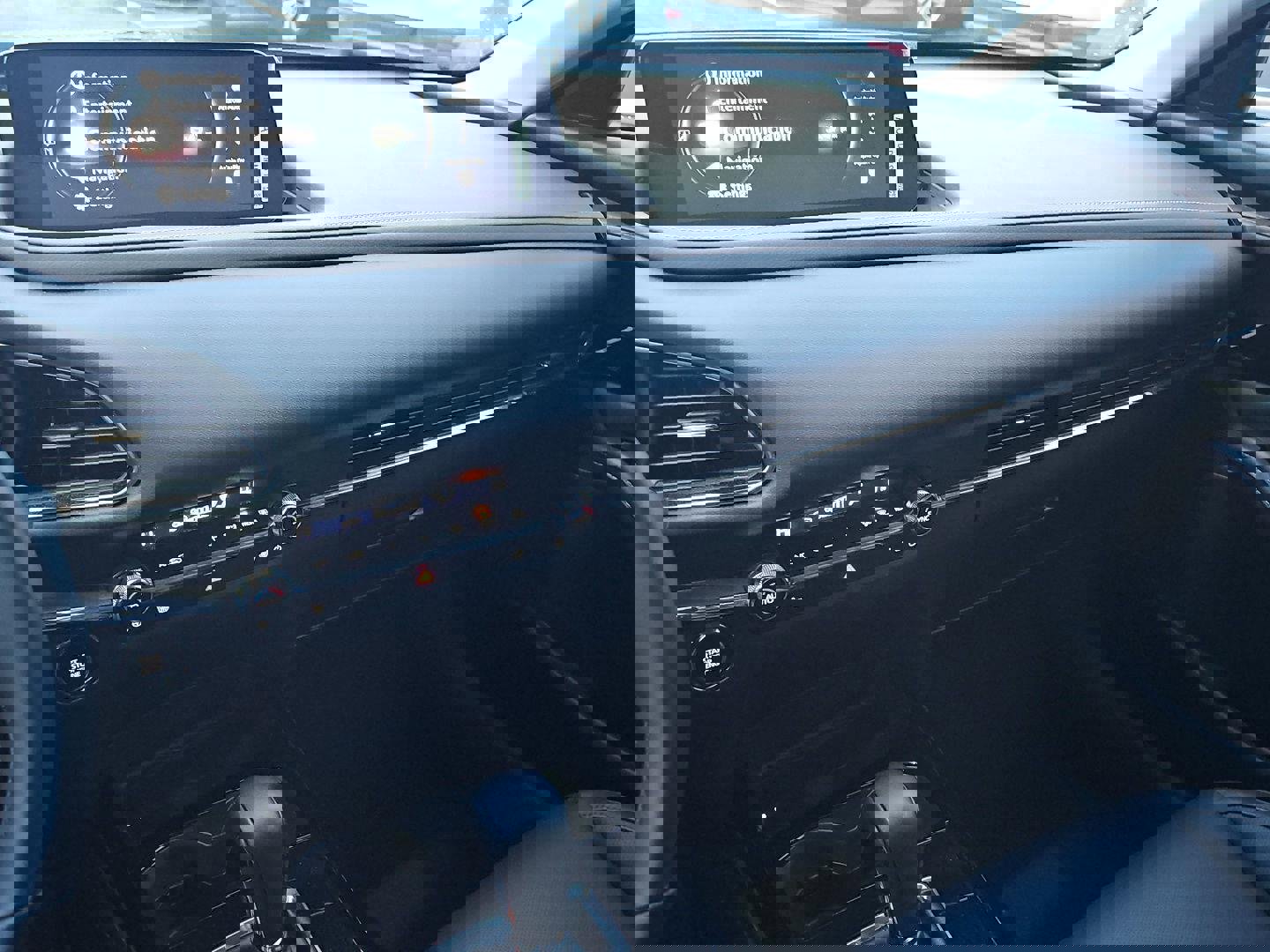 Used 2025 MAZDA CX-30 2.5 Turbo w/ Premium Package image 11