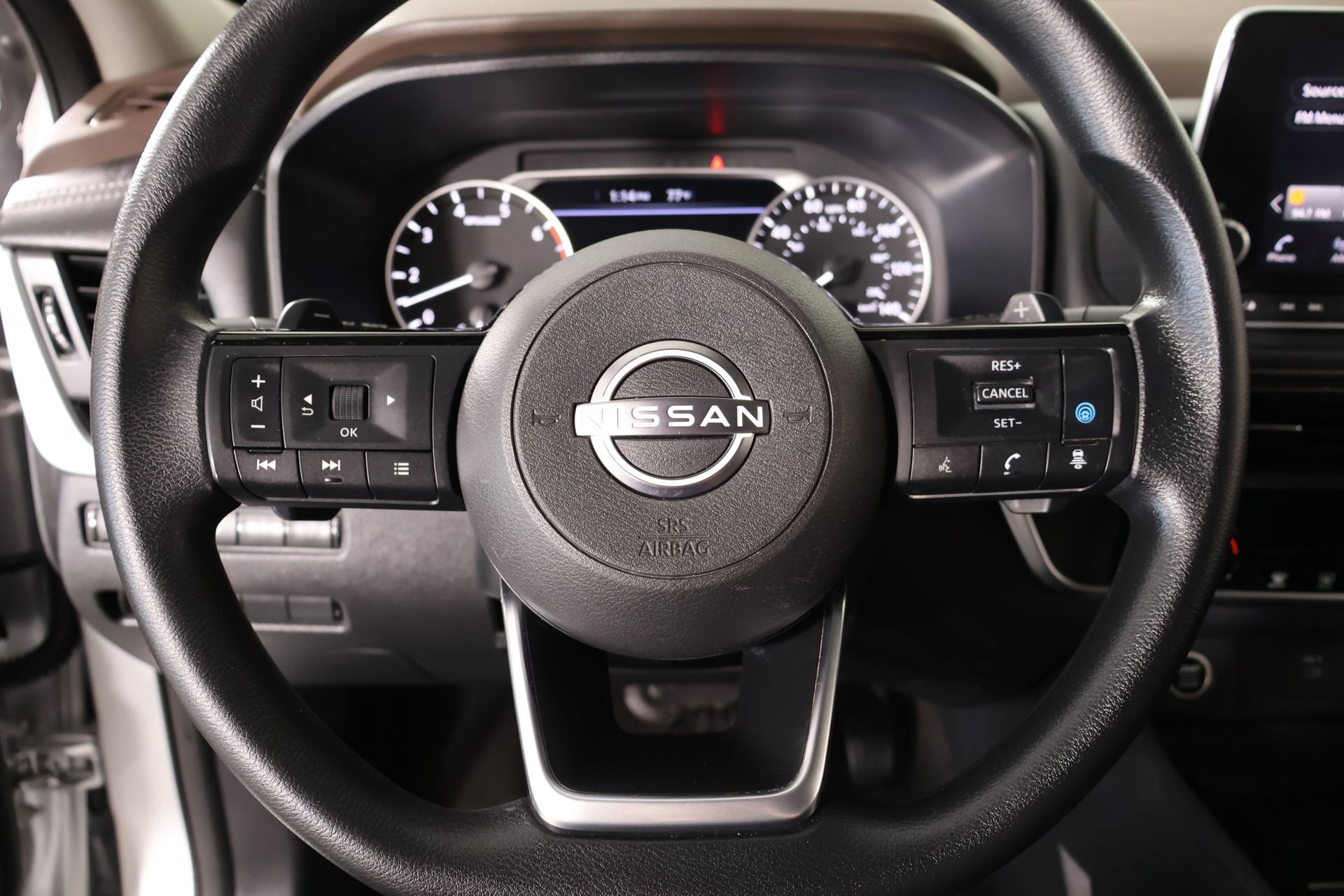 Used 2023 Nissan Rogue SV FWD image 5