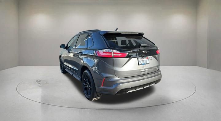 Certified 2022 Ford Edge SE w/ Black Appearance Package AWD/4WD image 4