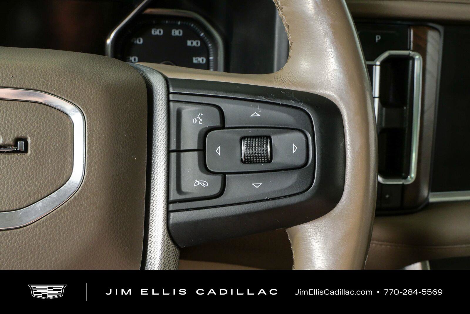 Used 2021 GMC Yukon XL Denali w/ Denali Premium Package RWD image 12