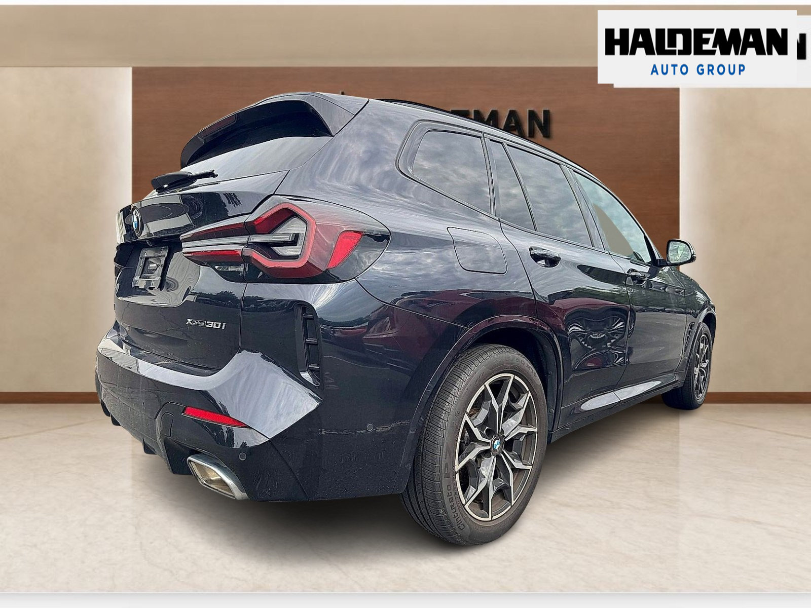 Used 2023 BMW X3 xDrive30i w/ M Sport Package AWD/4WD image 4