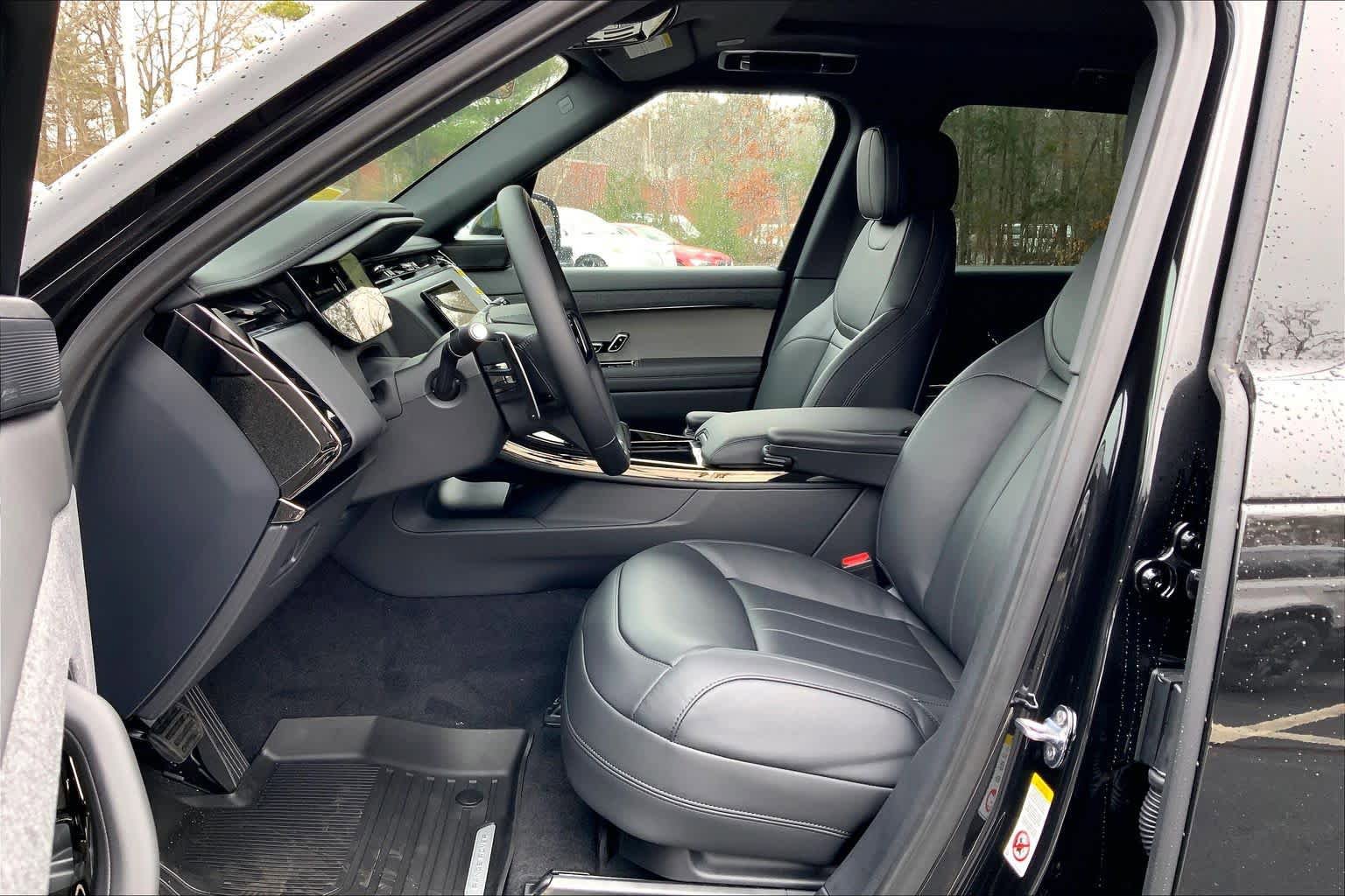New 2026 Land Rover Range Rover Sport SE AWD/4WD image 13
