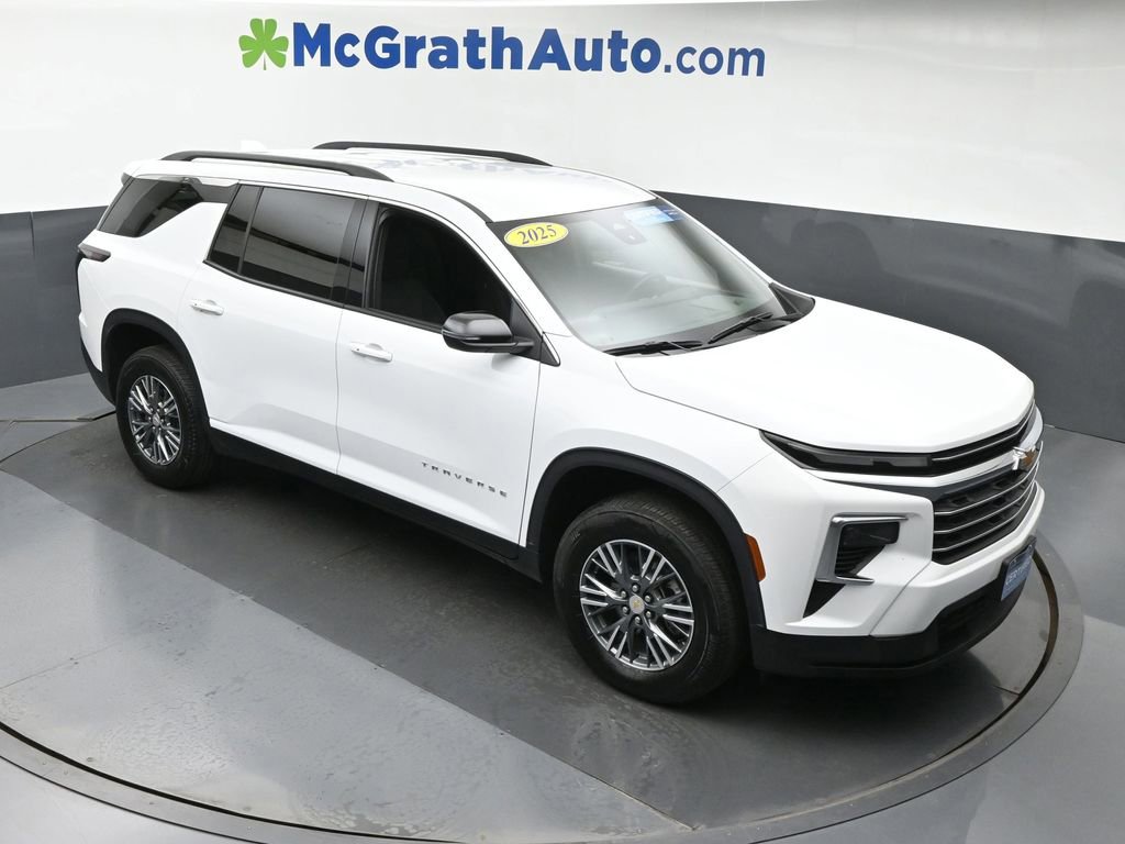Certified 2025 Chevrolet Traverse LT image 3