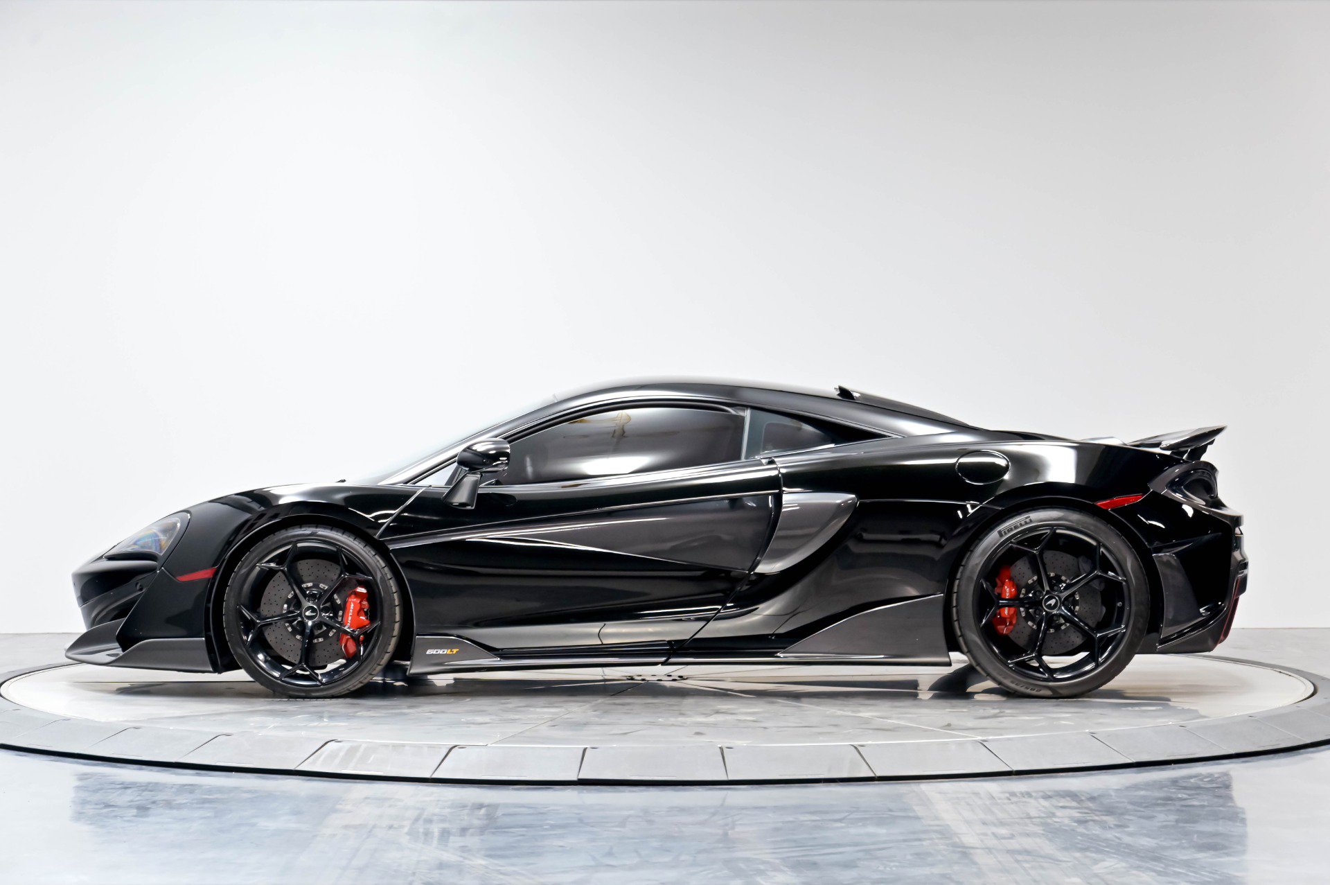 Used 2019 McLaren 600LT RWD image 27