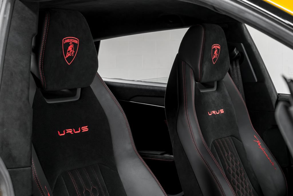 Used 2023 Lamborghini Urus Performante AWD/4WD image 41